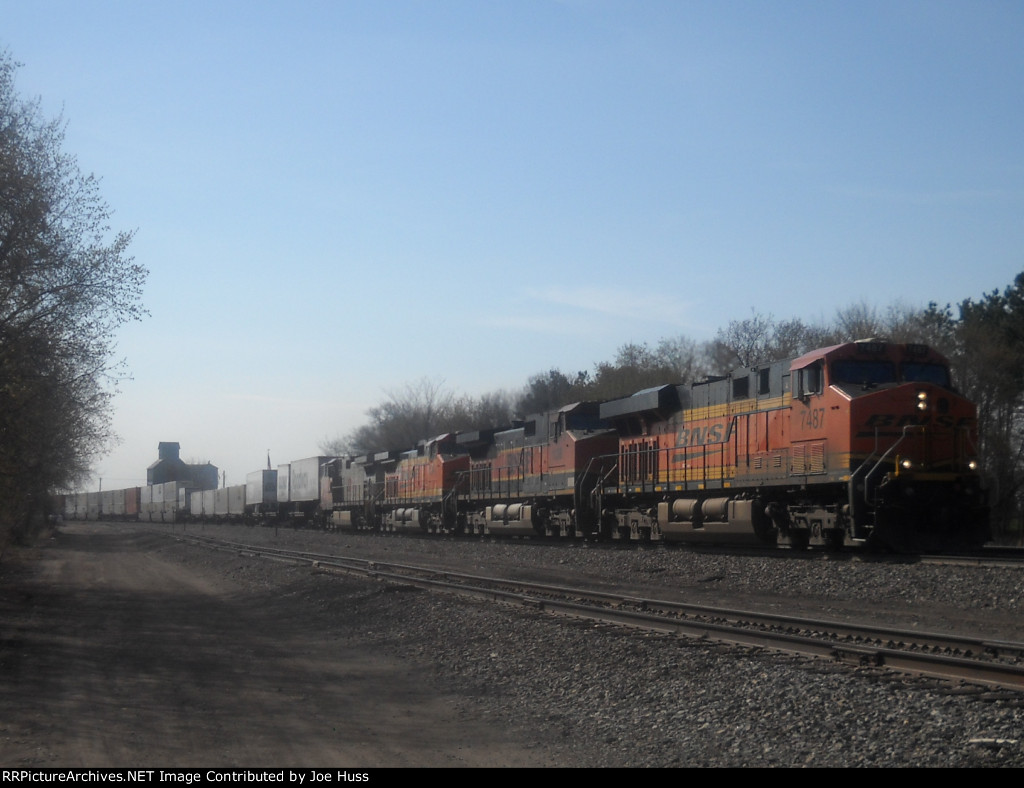 BNSF 7487 West